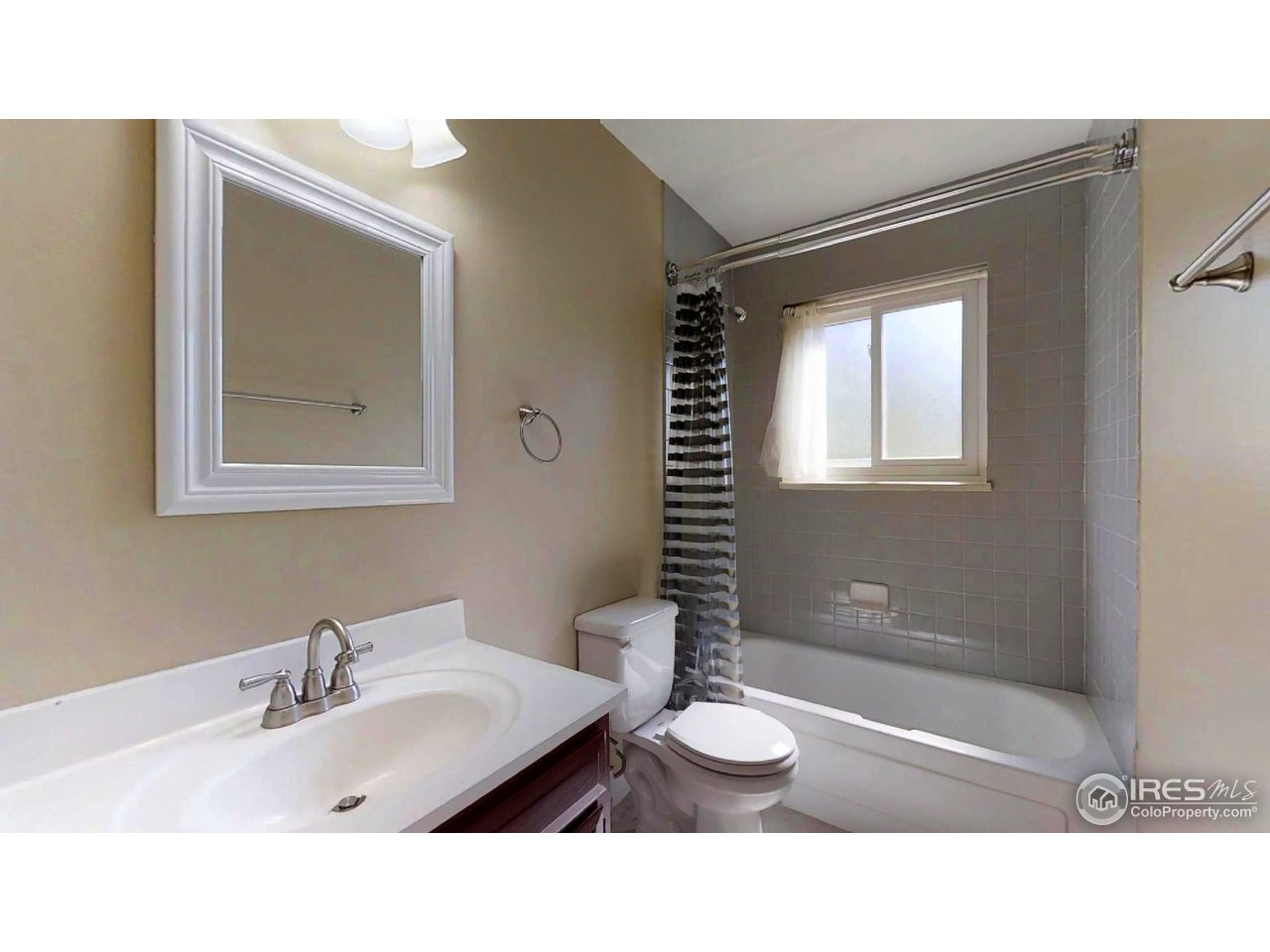 229 Briarwood Road Fort Collins, CO 80521 - Photo 9 of 21 Full Bathroom