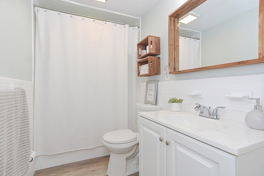 15 Suffolk Road Sharon, MA 02067 - Photo 17 of 34 Gallery Image 17