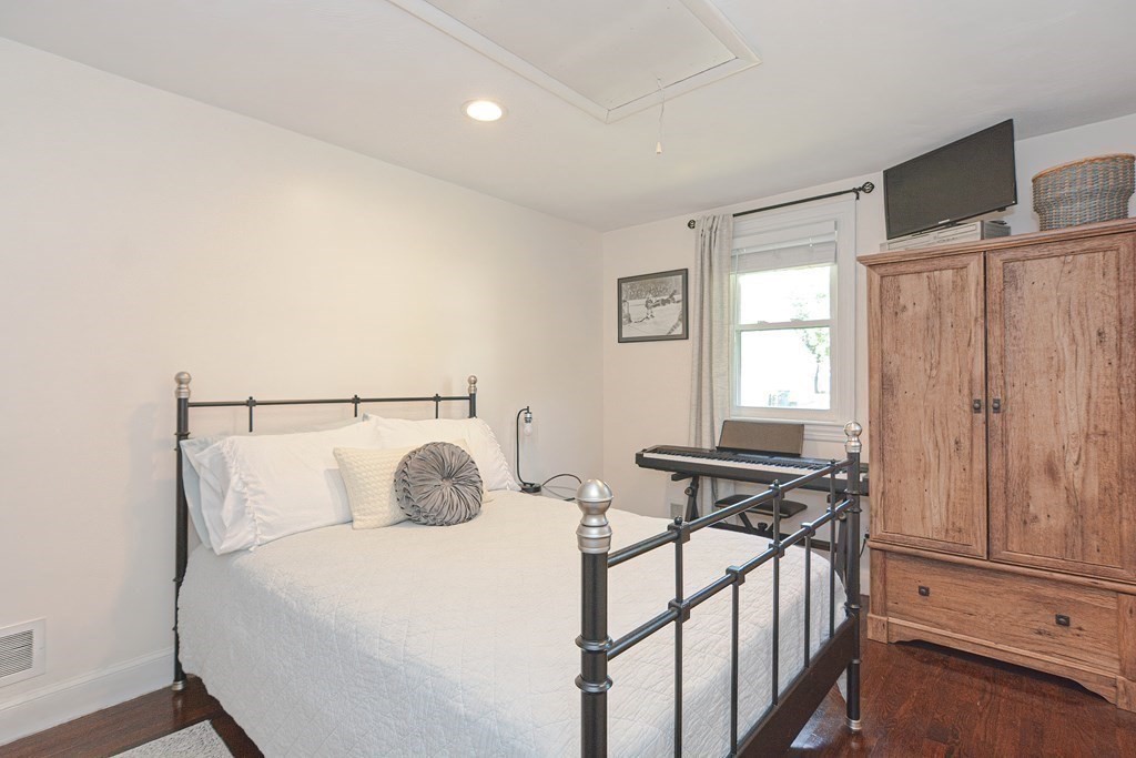 15 Suffolk Road Sharon, MA 02067 - Photo 24 of 34 Gallery Image 24