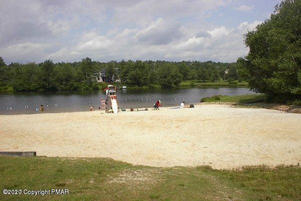 Emerald Lakes Beach Area