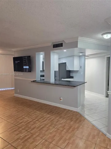 $2,000 | 6921 Environ Boulevard, Unit 6P, Lauderhill, FL 33319