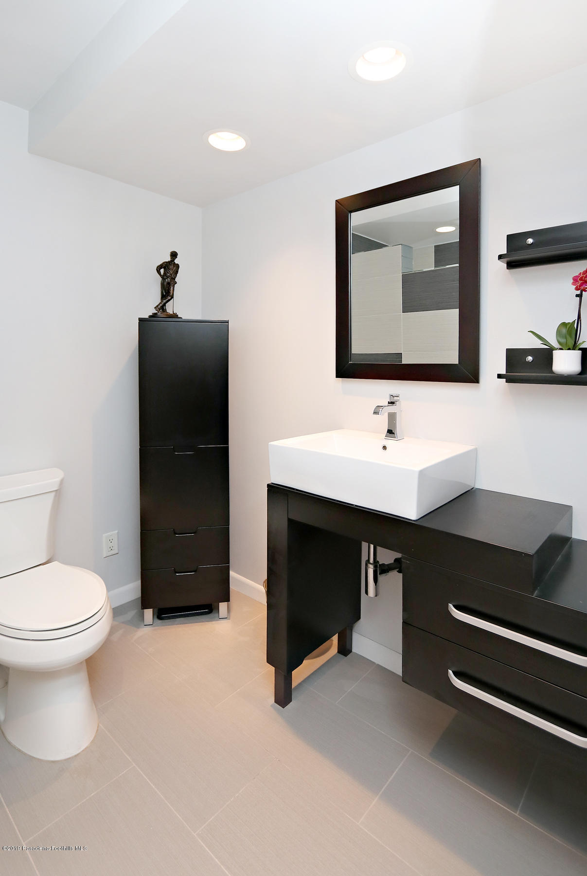 304 North Orange Grove Boulevard Pasadena, CA 91103 - Photo 17 of 22 MLS_13_Bathroom