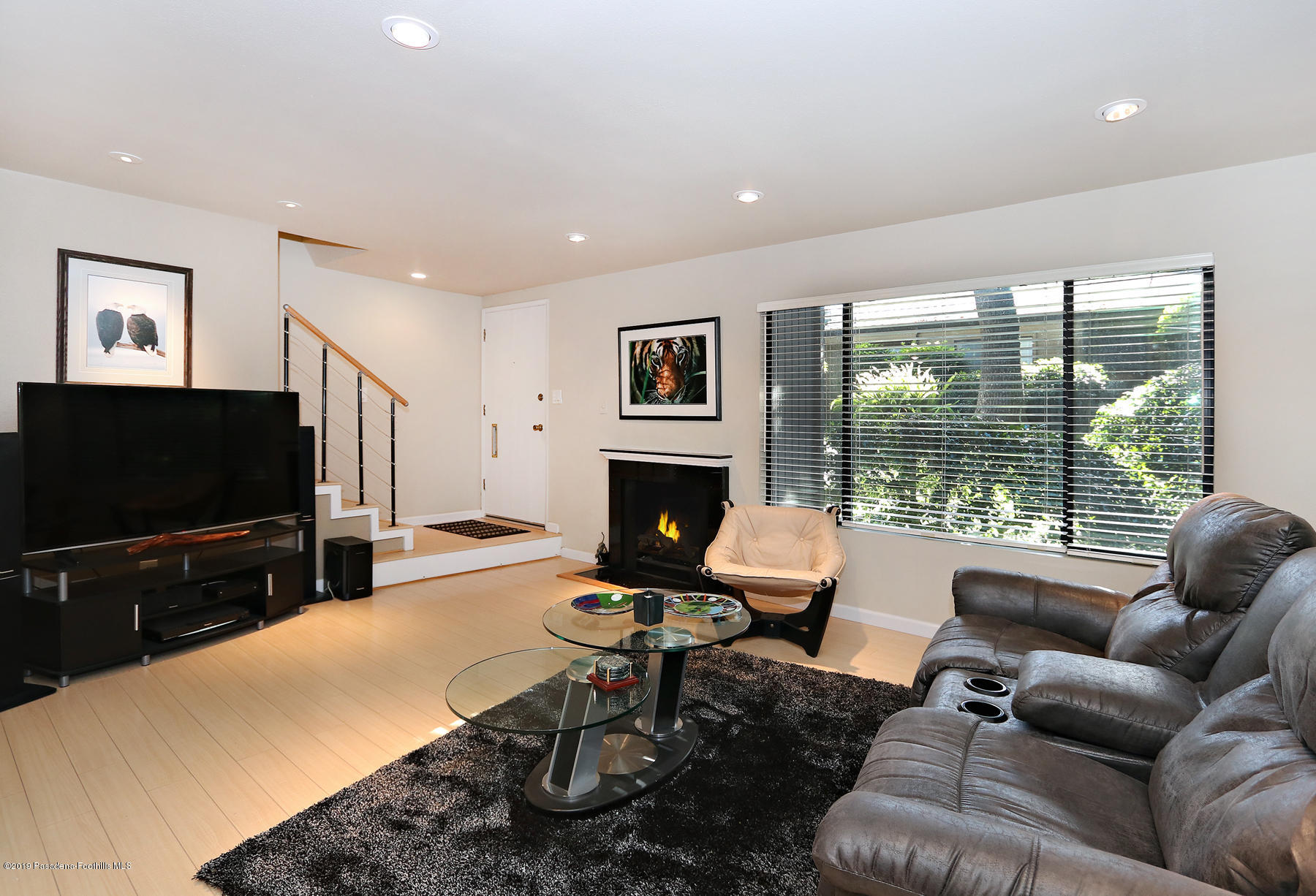 304 North Orange Grove Boulevard Pasadena, CA 91103 - Photo 3 of 22 MLS_3_LivingRm