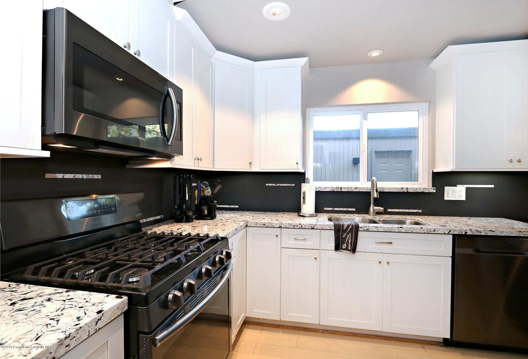 304 North Orange Grove Boulevard Pasadena, CA 91103 - Photo 7 of 22 MLS_7_Kitchen