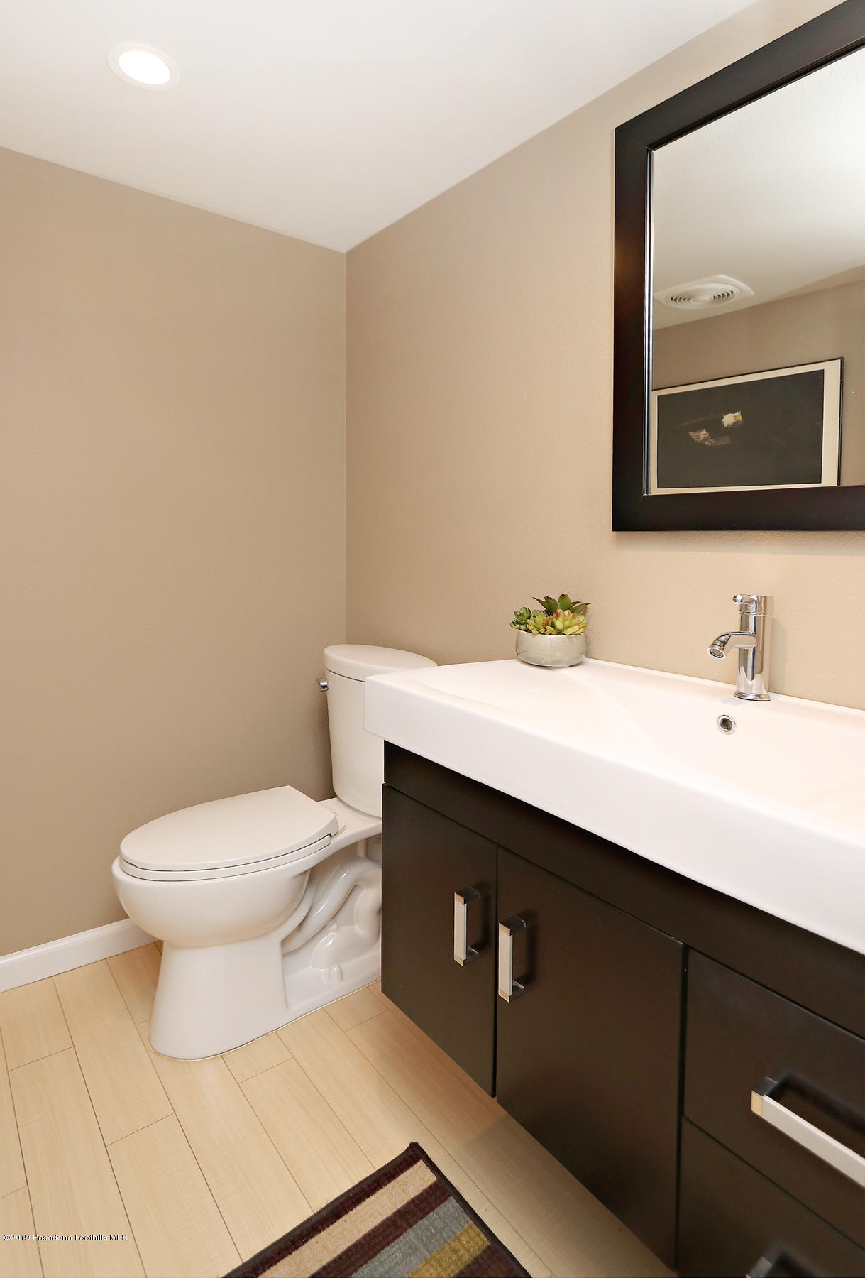304 North Orange Grove Boulevard Pasadena, CA 91103 - Photo 10 of 22 MLS_10_Bathroom
