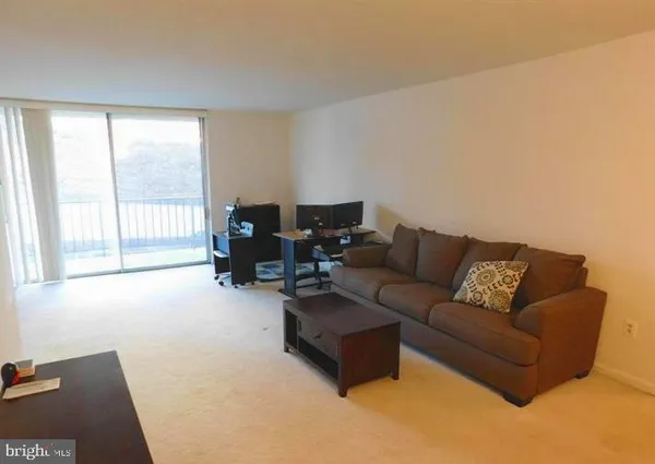 $1,600 | 5565 Columbia Pike, Unit 310, Arlington, VA 22204