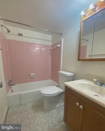 $1,600 | 5565 Columbia Pike, Unit 310, Arlington, VA 22204
