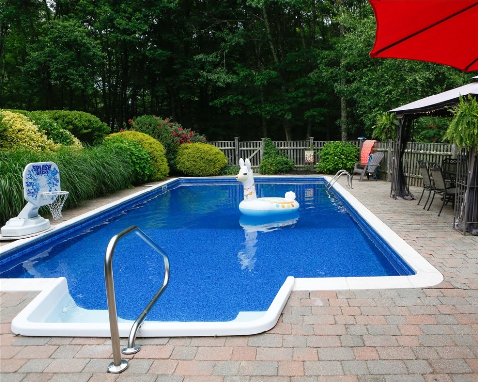 846 Curtis Corner Road South Kingstown, RI 02879 - Photo 10 of 36 Gallery Image 10