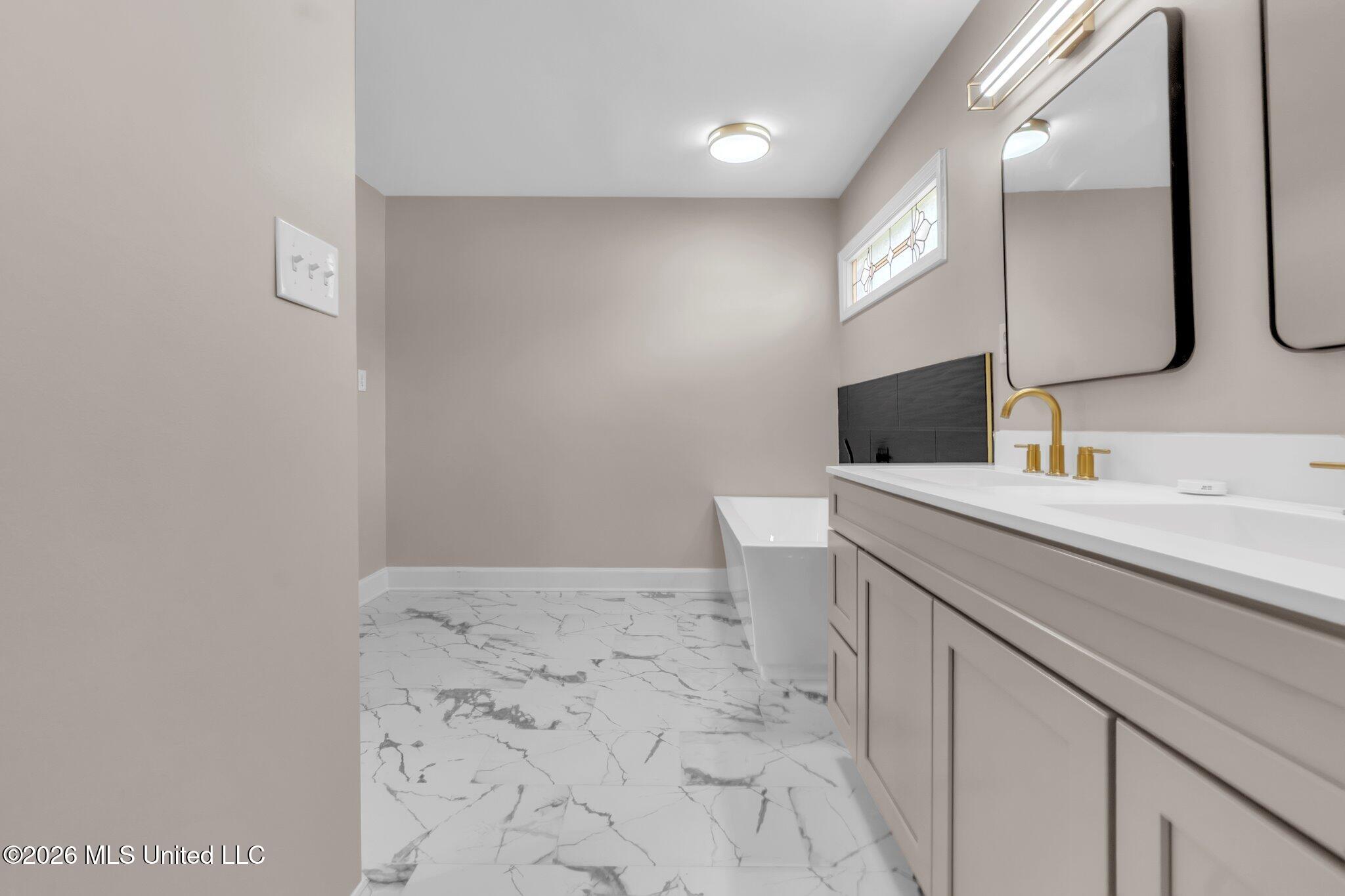 7338 Alexander Road Olive Branch, MS 38654 - Photo 27 of 36 Primary Bath