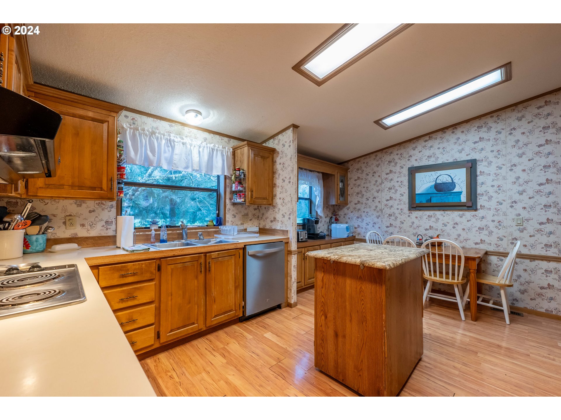 2661 Bullock Road Oakland, OR 97462 - Photo 6 of 25 Gallery Image 6