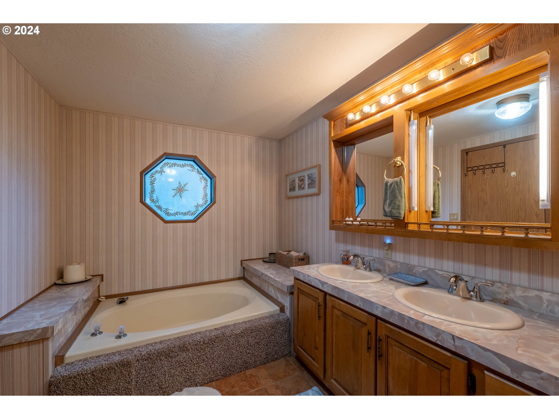 2661 Bullock Road Oakland, OR 97462 - Photo 9 of 25 Gallery Image 9