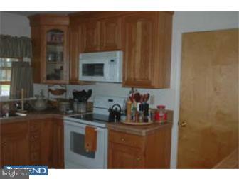 14 Downhill Road Levittown, PA 19056 - Photo 4 of 7 Gallery Image 4