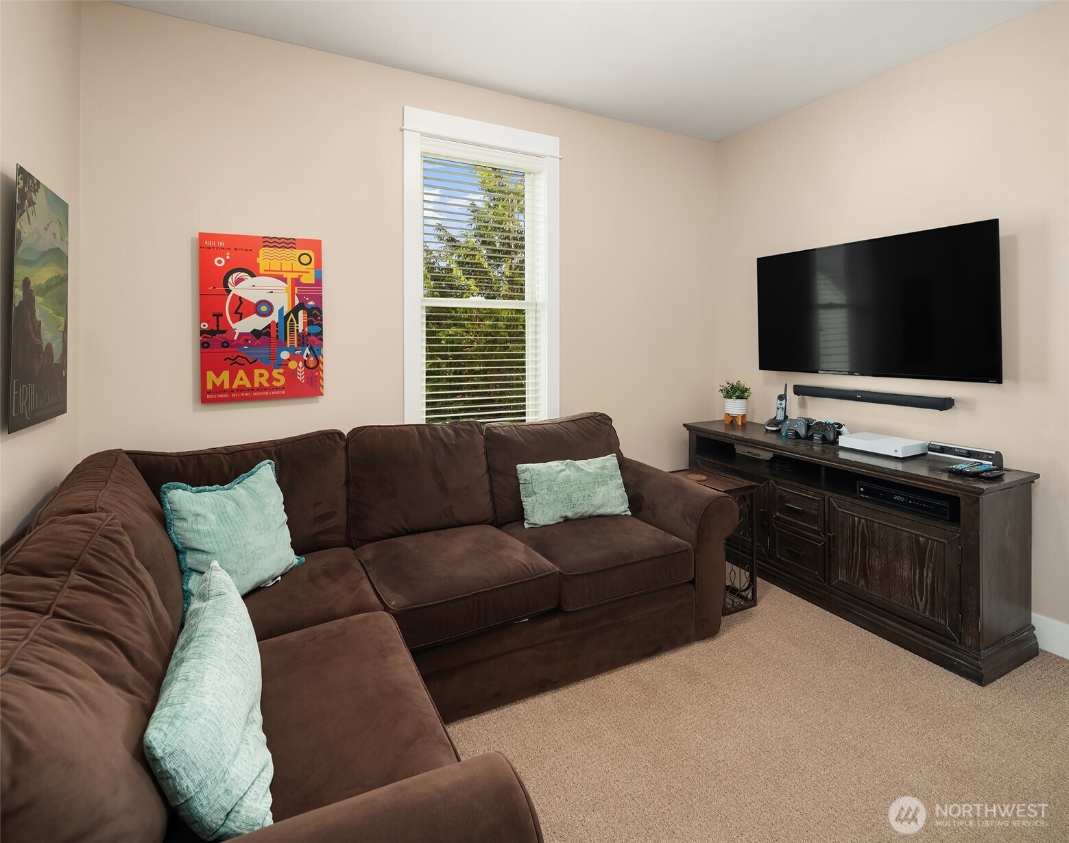 24 Float Lane Pacific Beach, WA 98571 - Photo 13 of 23 a living room with furniture and a flat screen tv