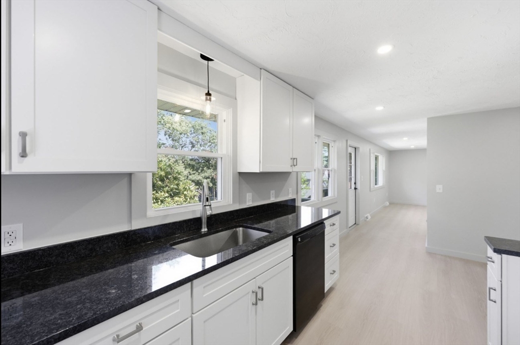 71 Beech Street Palmer, MA 01069 - Photo 12 of 38