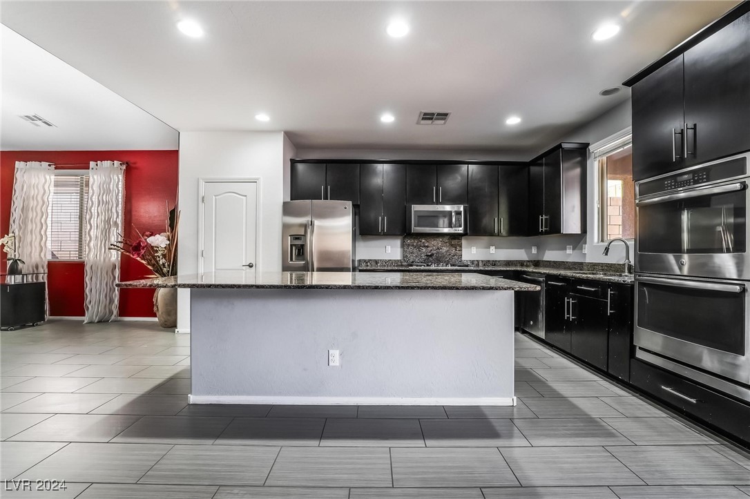 7304 Spring Flower Avenue Las Vegas, NV 89117 - Photo 3 of 36