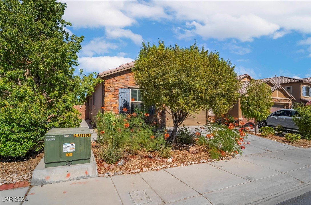 7304 Spring Flower Avenue Las Vegas, NV 89117 - Photo 7 of 36