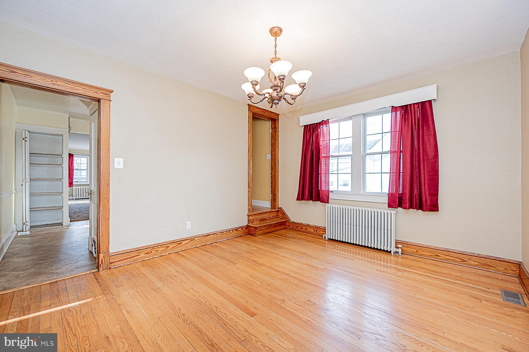 5565 Ashbourne Road Baltimore, MD 21227 - Photo 12 of 47 DINING ROOM