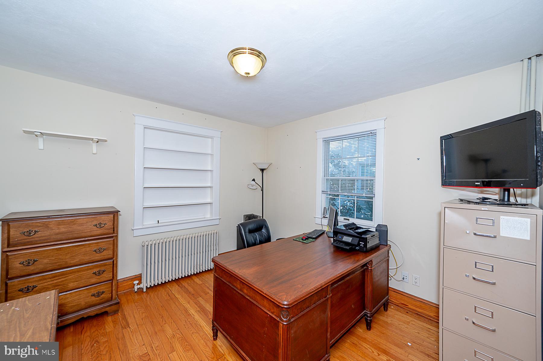 5565 Ashbourne Road Baltimore, MD 21227 - Photo 16 of 47 MAIN LEVEL OFFICE/BEDROOM