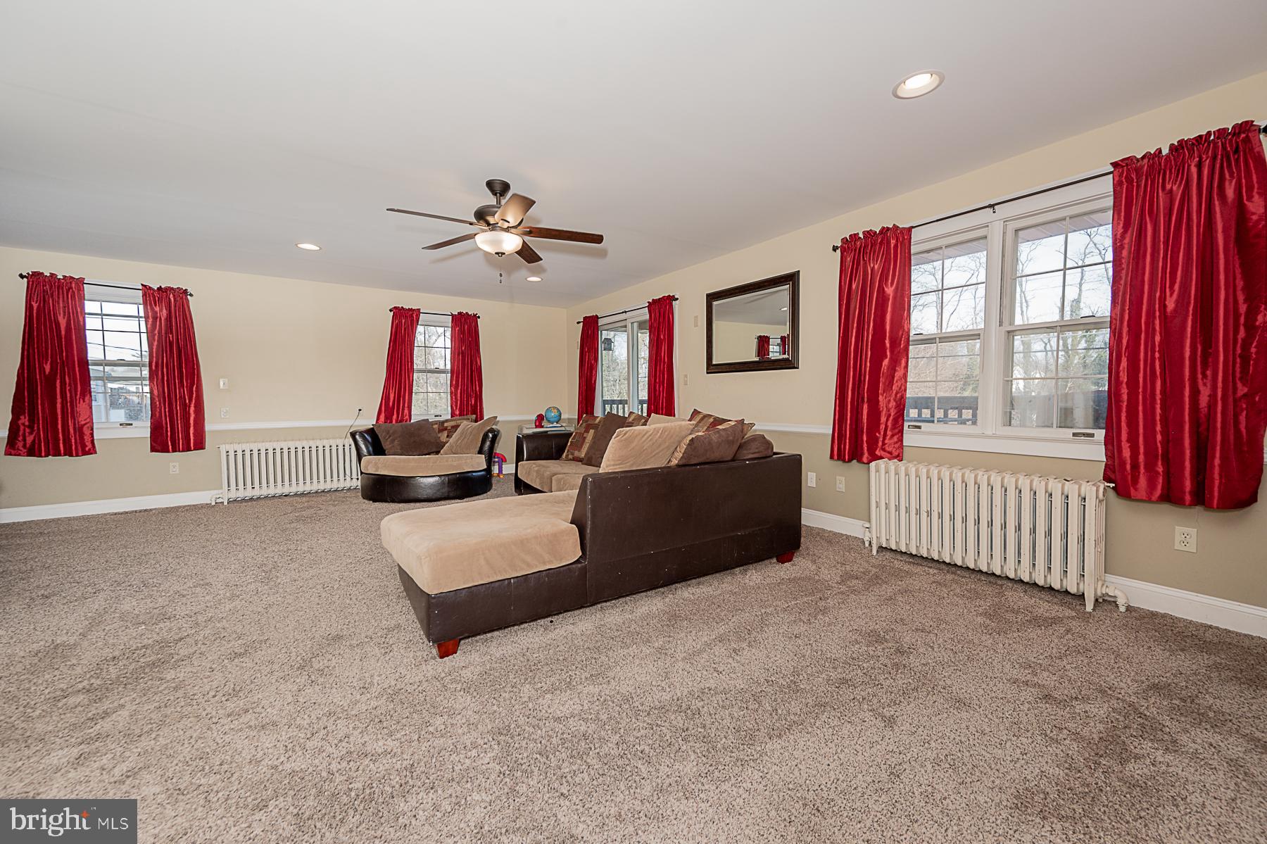 5565 Ashbourne Road Baltimore, MD 21227 - Photo 24 of 47 FAMILY ROOM