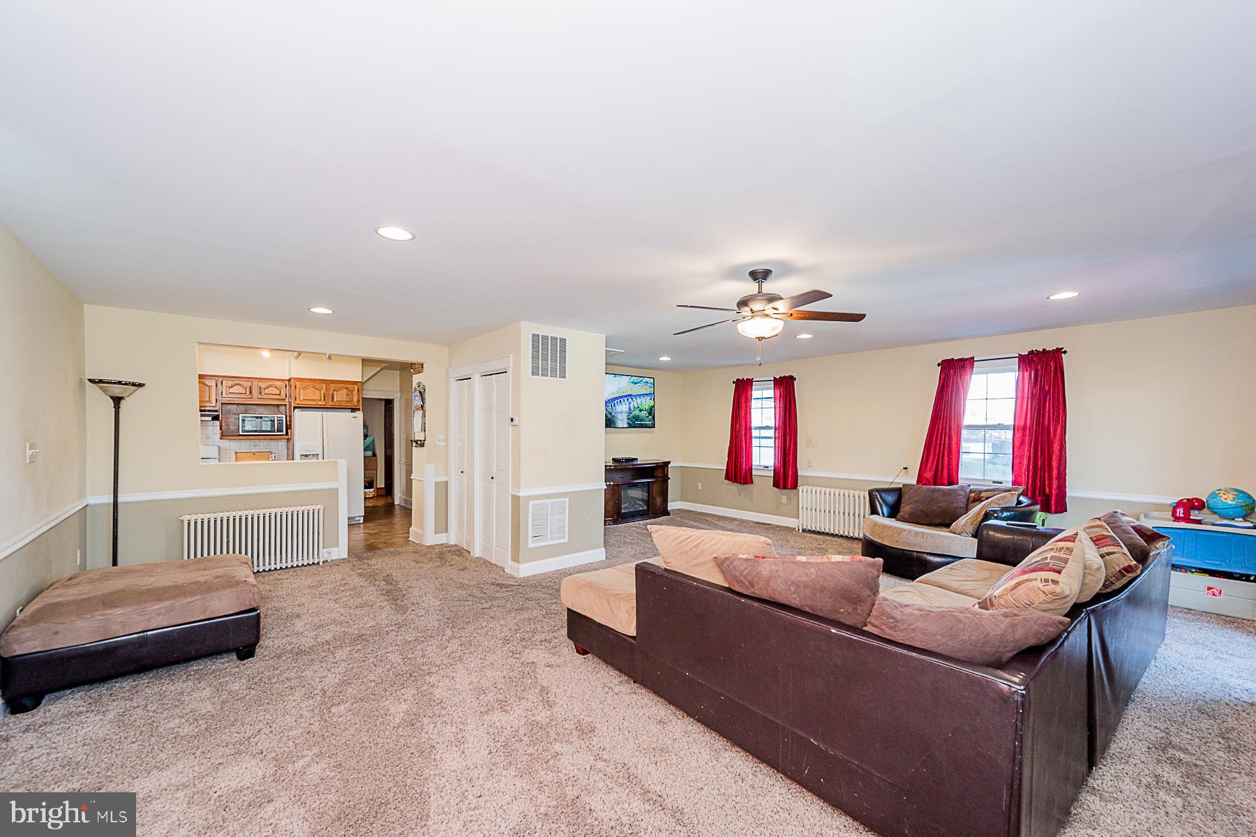 5565 Ashbourne Road Baltimore, MD 21227 - Photo 25 of 47 FAMILY ROOM