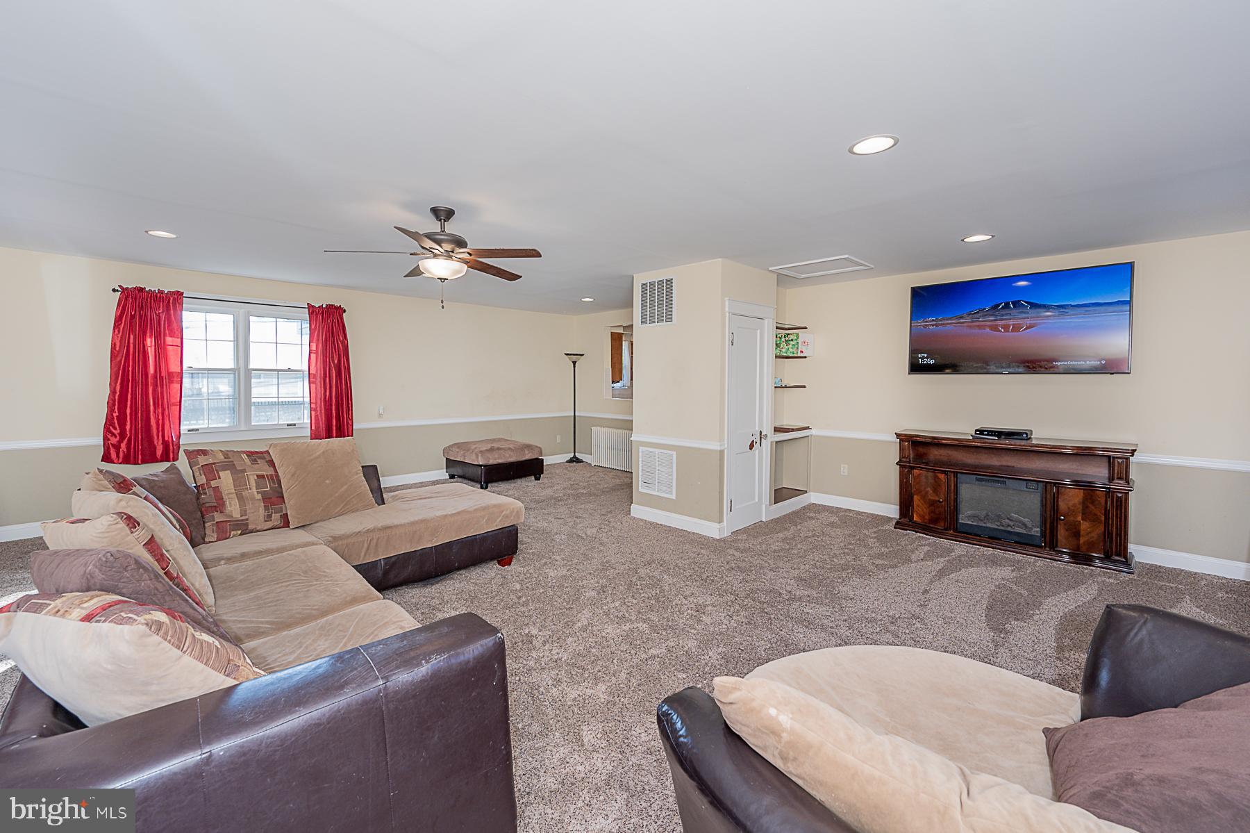 5565 Ashbourne Road Baltimore, MD 21227 - Photo 26 of 47 FAMILY ROOM