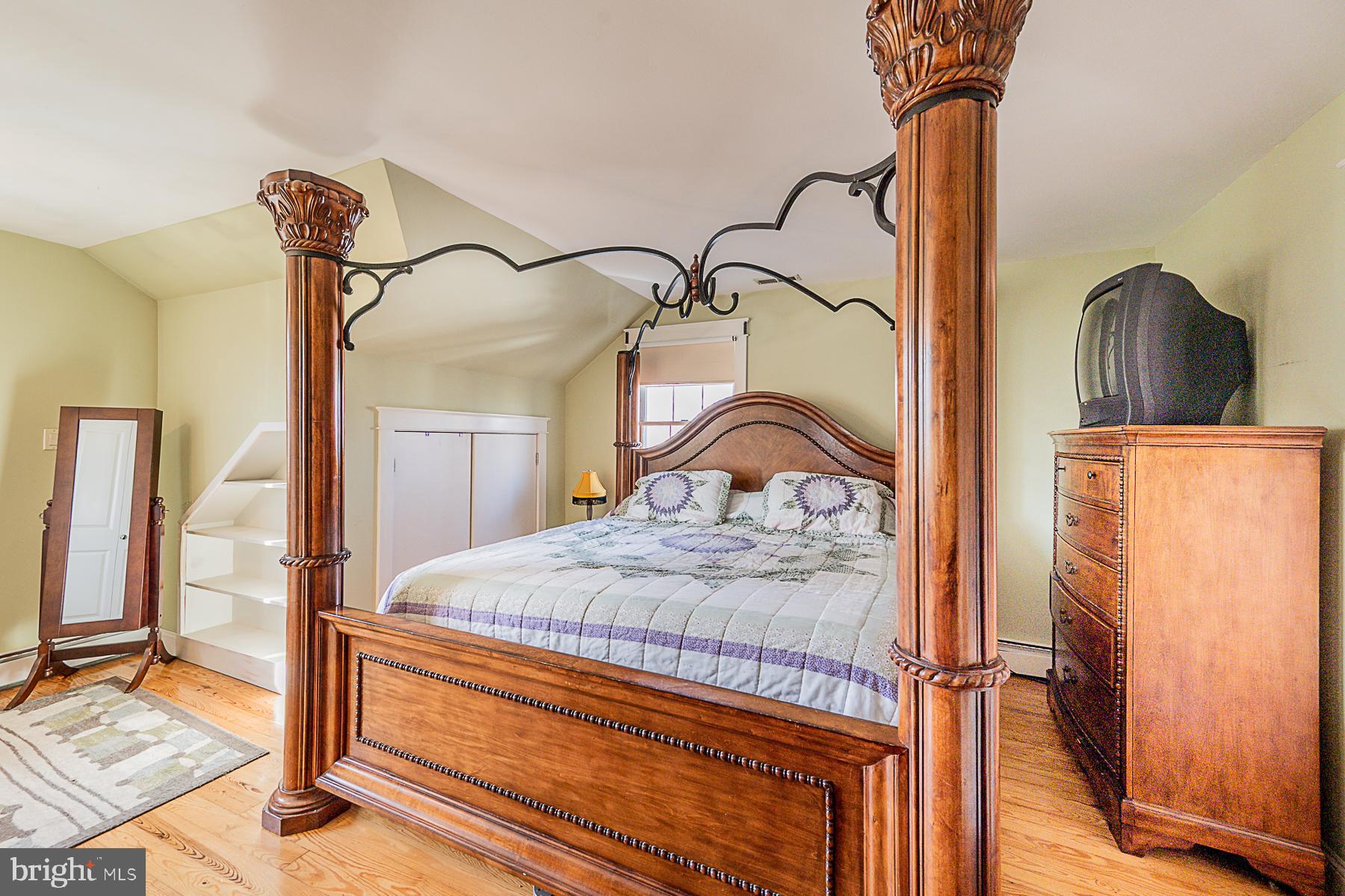 5565 Ashbourne Road Baltimore, MD 21227 - Photo 34 of 47 MASTER BEDROOM
