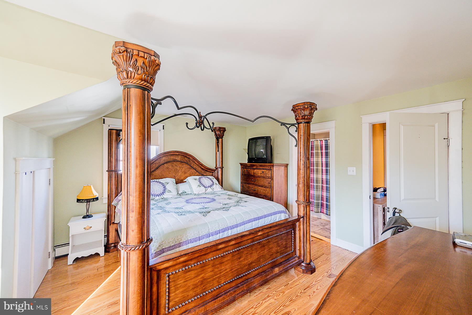 5565 Ashbourne Road Baltimore, MD 21227 - Photo 35 of 47 MASTER BEDROOM