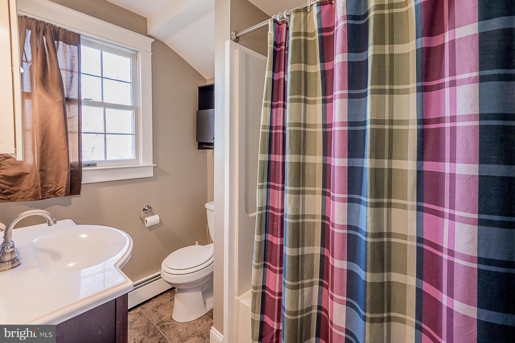 5565 Ashbourne Road Baltimore, MD 21227 - Photo 38 of 47 MASTER BATH