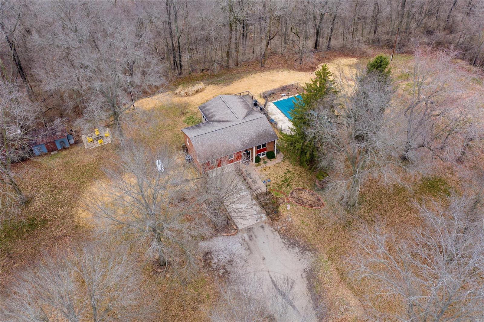 8215 County Line Road Collinsville, IL 62234 - Photo 2 of 39