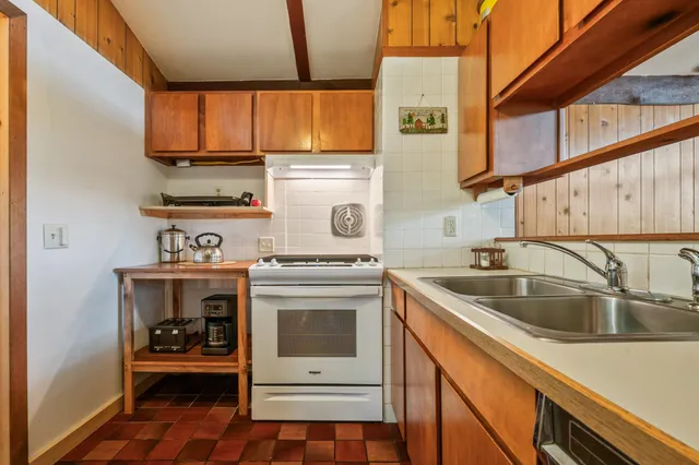 $695,000 | 27 Moat Mountain Circle Road, Bartlett, NH 03845