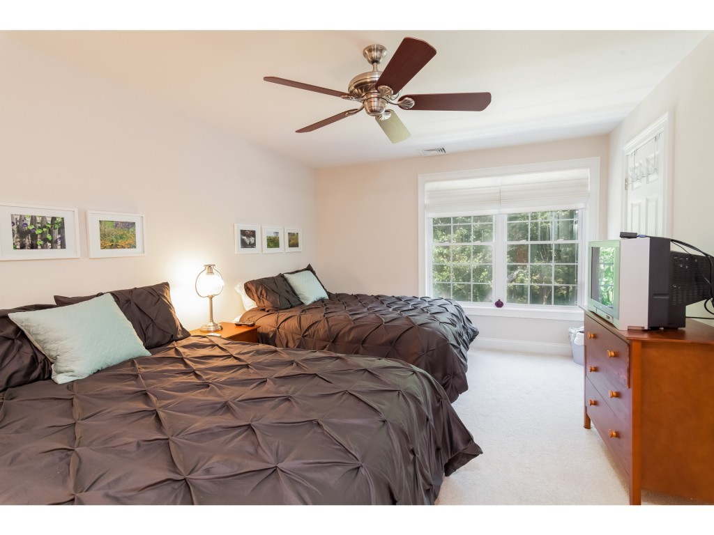 446 Winnacunnet Road Hampton, NH 03842 - Photo 17 of 28