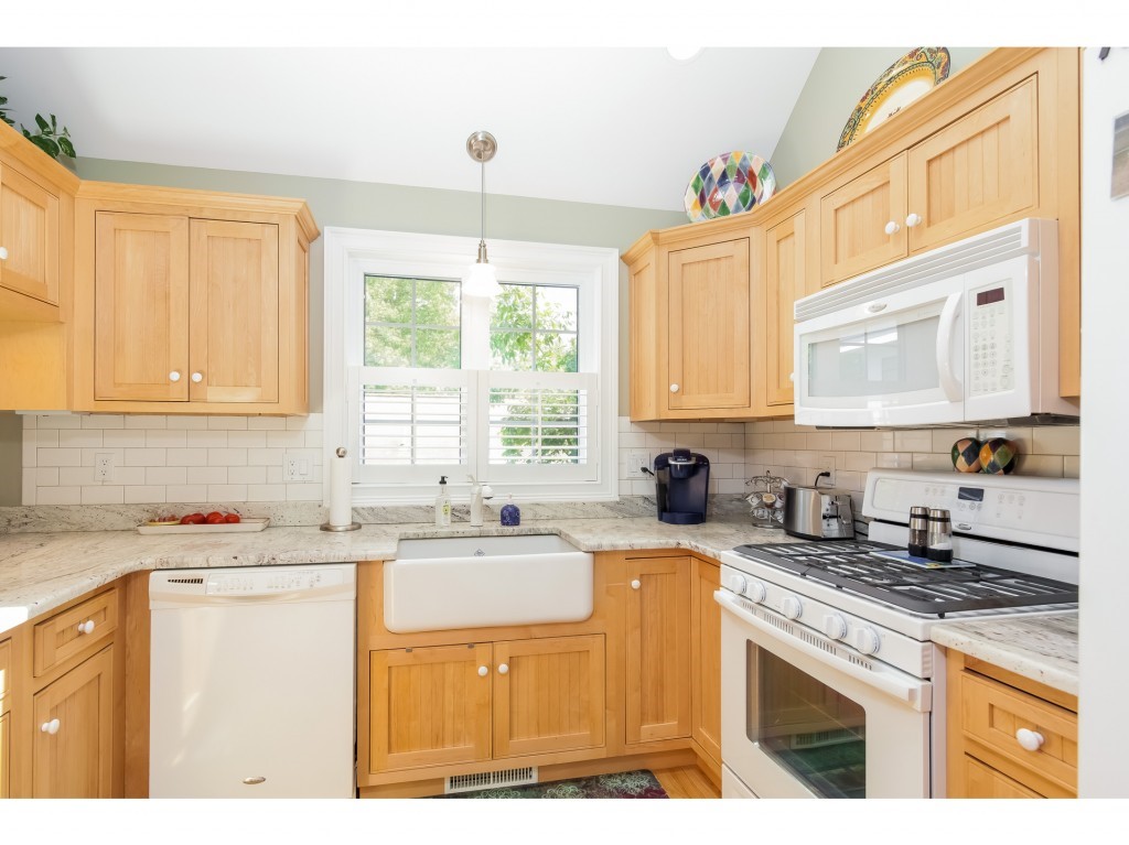 446 Winnacunnet Road Hampton, NH 03842 - Photo 10 of 28