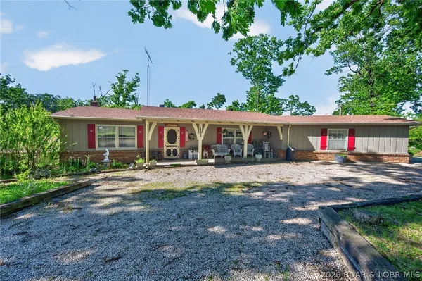 $299,500 | 108 Dunwurkin Road, Laurie, MO 65037