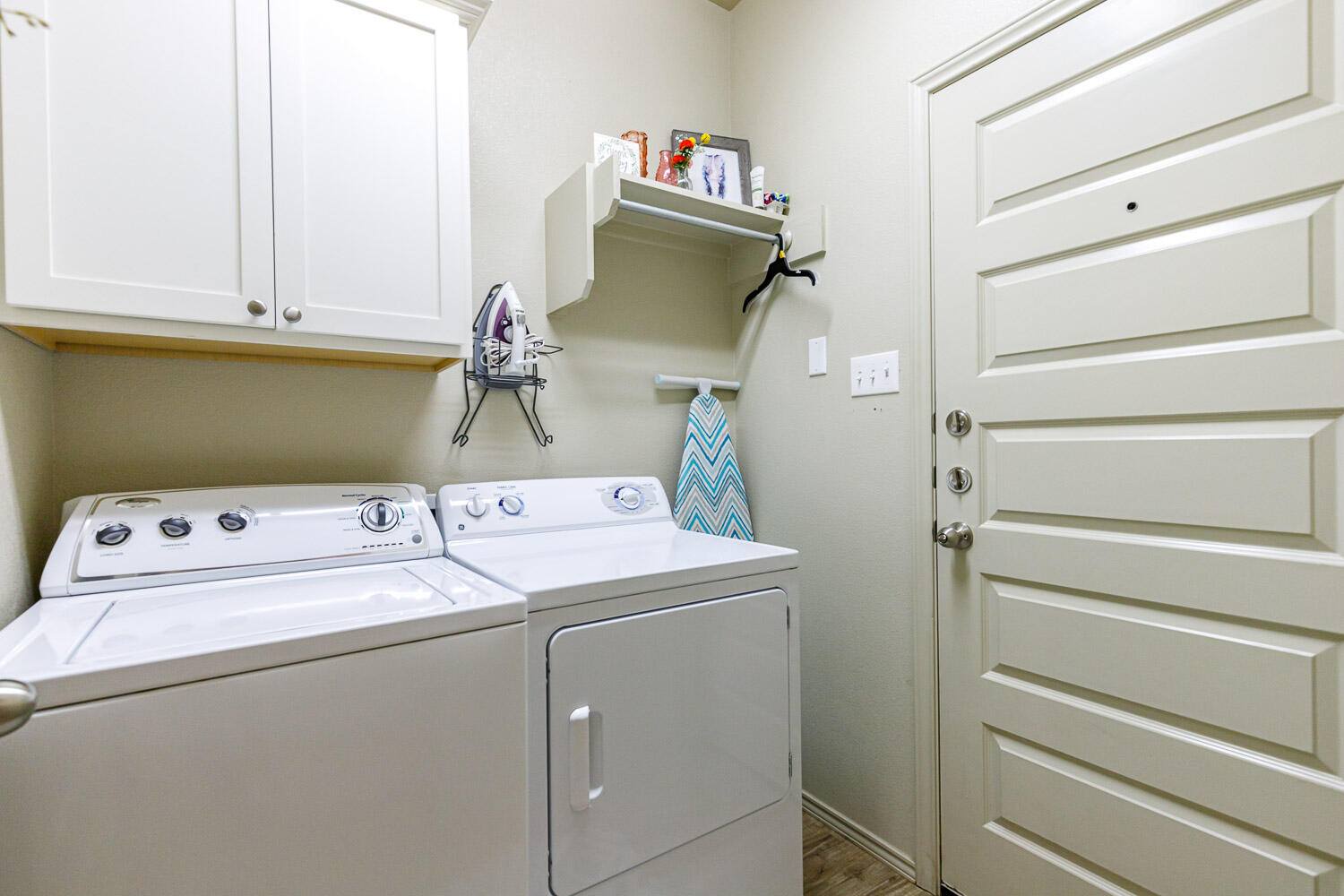 6702 Pontiac Avenue Lubbock, TX 79424 - Photo 36 of 41 a utility room with dryer and washer