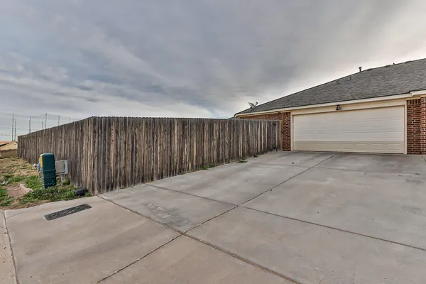 a view of a garage