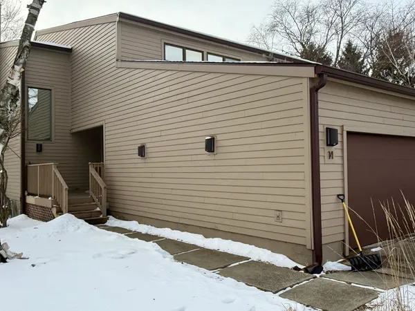 $225,000 | 14 Briar Hill Circle, Unit 14, Champaign, IL 61822