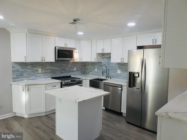 $2,400 | 9611 Brassie Way, Montgomery Village, MD 20886