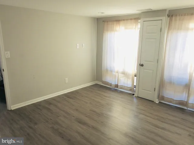 $2,400 | 9611 Brassie Way, Montgomery Village, MD 20886