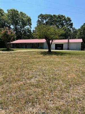 127 Reeves Road Dover, TN 37058 - Photo 3 of 18 Gallery Image 3