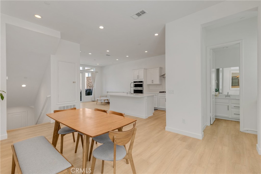 130 Rondo Irvine, CA 92618 - Photo 11 of 36