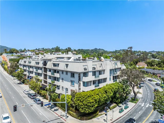 $749,000 | 390 South Sepulveda Boulevard, Unit 105, Los Angeles, CA 90049