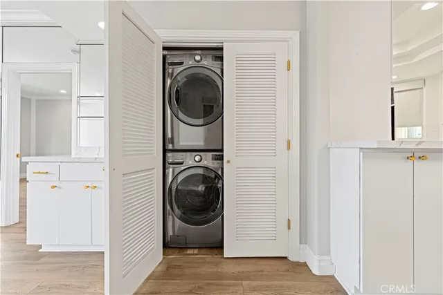 $749,000 | 390 South Sepulveda Boulevard, Unit 105, Los Angeles, CA 90049