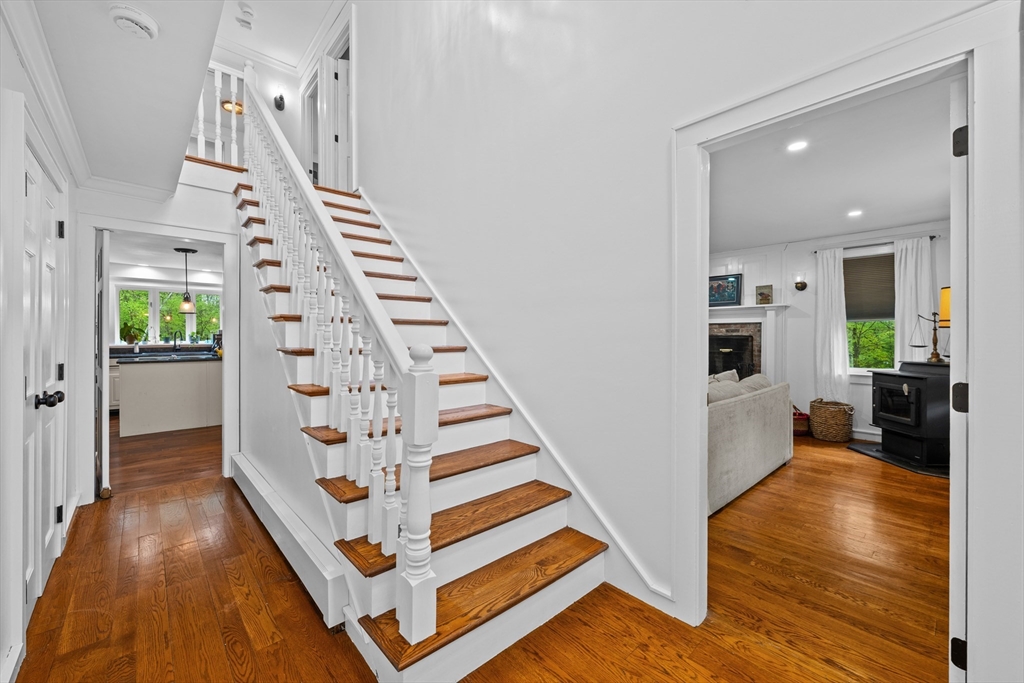 16 Elliott Road Sterling, MA 01564 - Photo 6 of 38