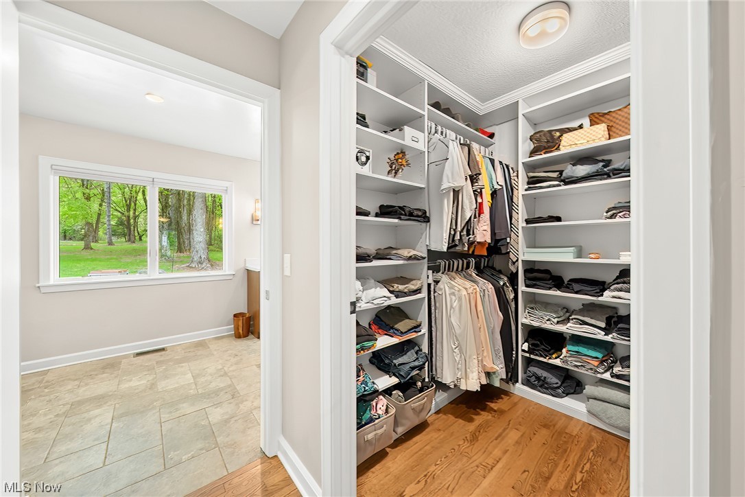 4310 Lander Road Orange, OH 44022 - Photo 16 of 33 Walk in Closet