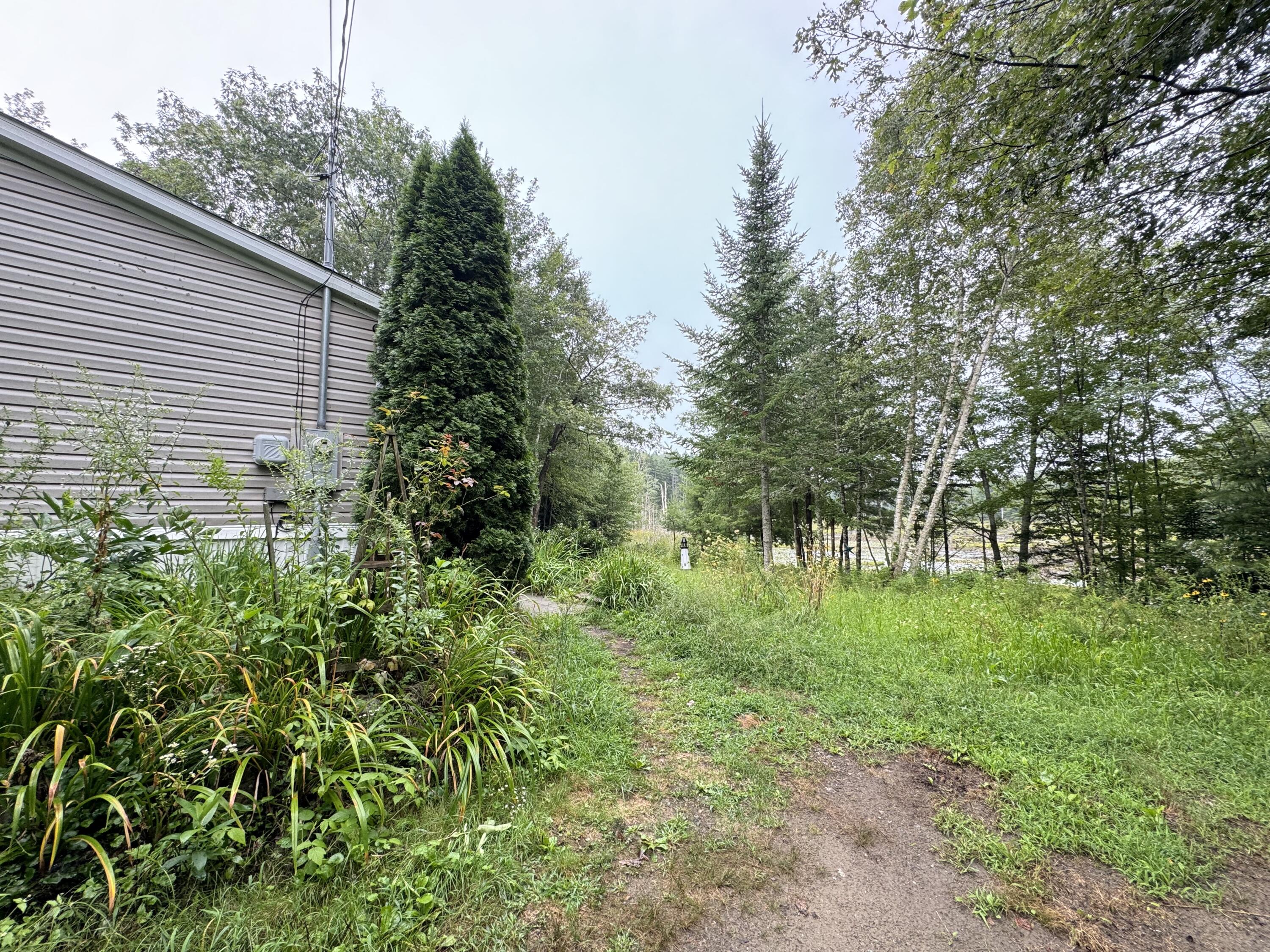 45 Hillside Place Boothbay, ME 04537 - Photo 3 of 4 side