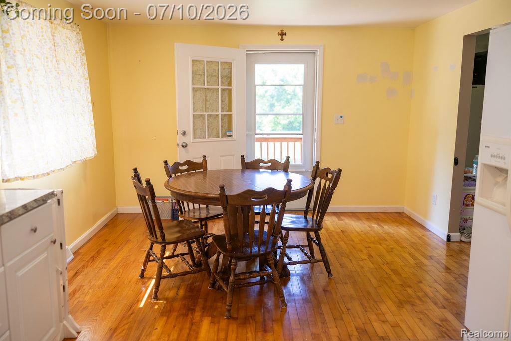 5052 Beecher Road Flint, MI 48532 - Photo 3 of 28 Dining area