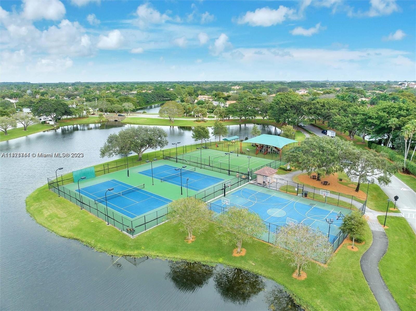 20950 Vía Azalea, Unit 2 Boca Raton, FL 33428 - Photo 35 of 36 a view of a city