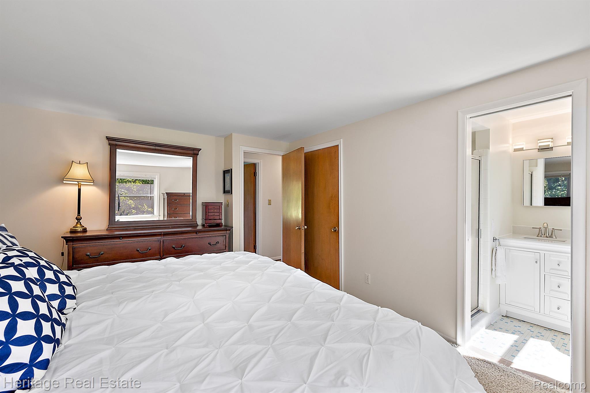 7756 Holcomb Road Clarkston, MI 48348 - Photo 23 of 36 Spacious master bedroom suite