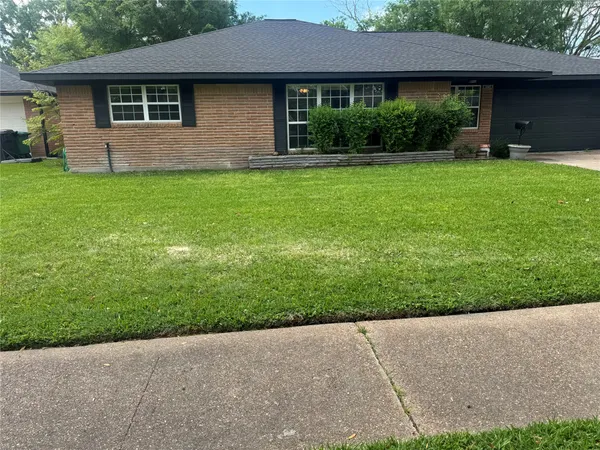 $2,450 | 5223 Sanford Road, Houston, TX 77035