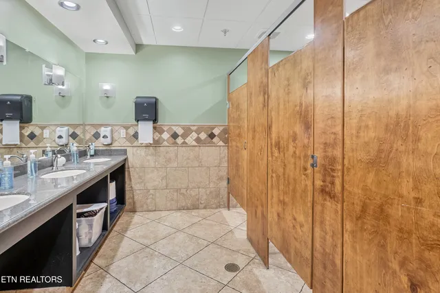 $1,950,000 | 161 East Harper Avenue, Maryville, TN 37804